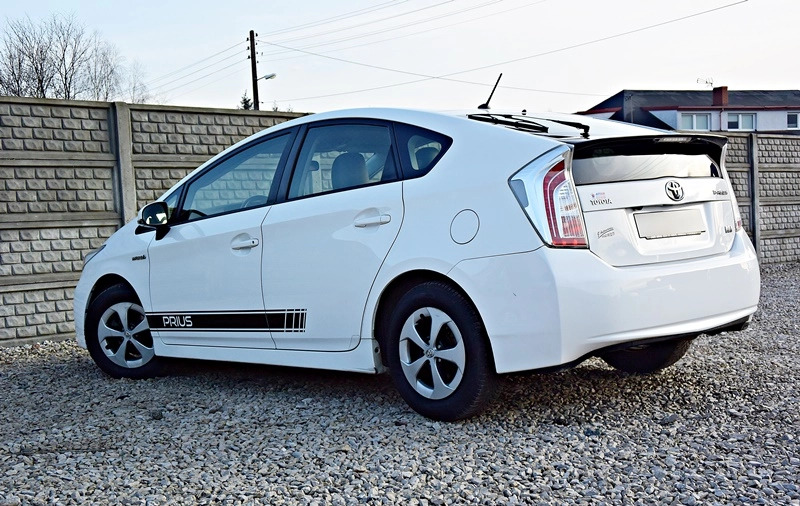Toyota Prius cena 49000 przebieg: 125999, rok produkcji 2014 z Łódź małe 781